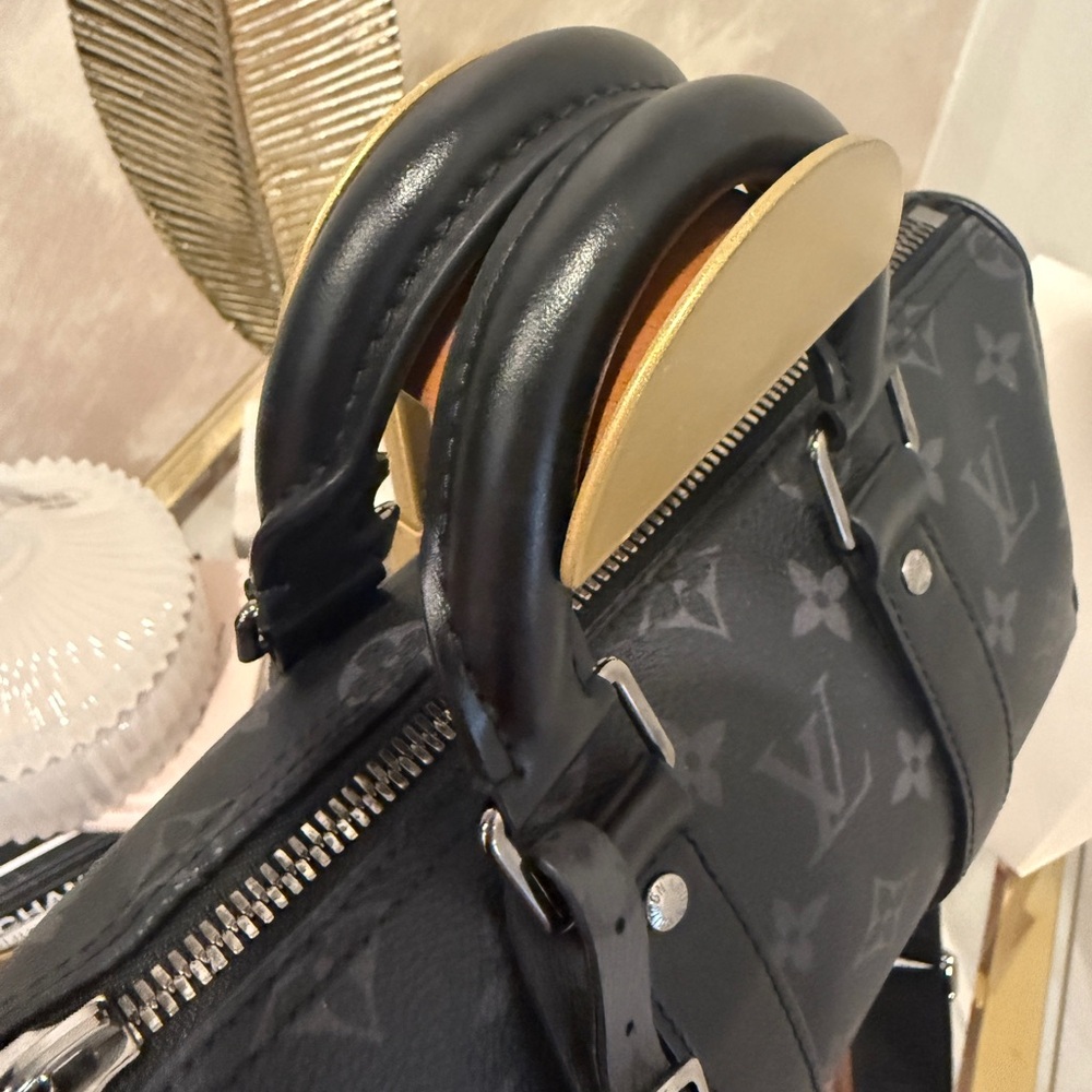 Louis Vuitton Keepall Bandoulière 25 Monogram Eclipse Reverse Canvas Bag - Picture 8 of 16
